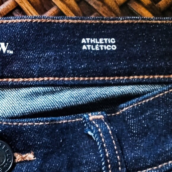 NEW! Goodfellow & Co. Men’s Athletic Fit Medium Wash Comfortable Denim Jeans - Picture 4 of 12